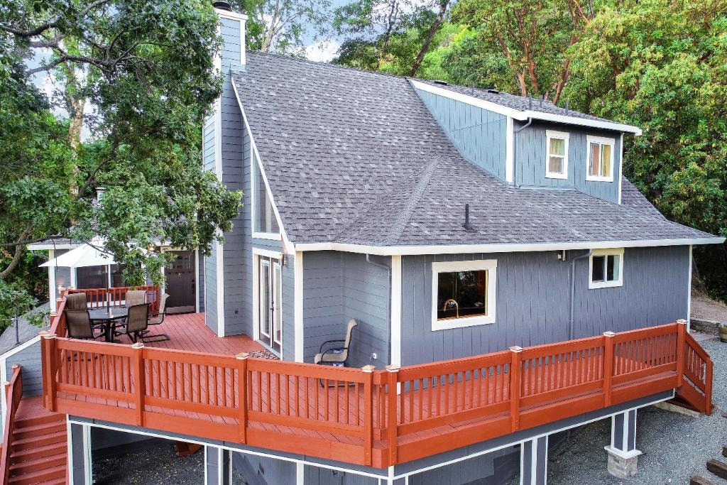 Decks & Outdoor Living